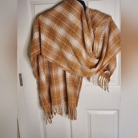 Universal Thread Plaid Cream Beige 27"×72" Warm Scarf Shawl Blanket - Picture 1 of 3